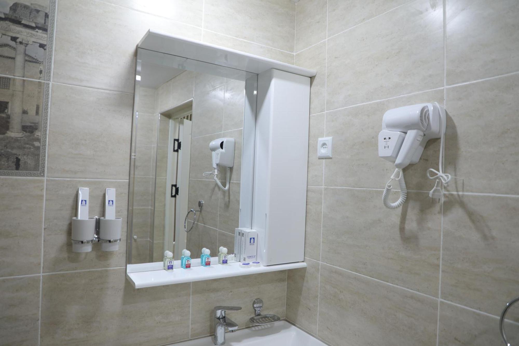 Status Hotel Qarshi Ngoại thất bức ảnh