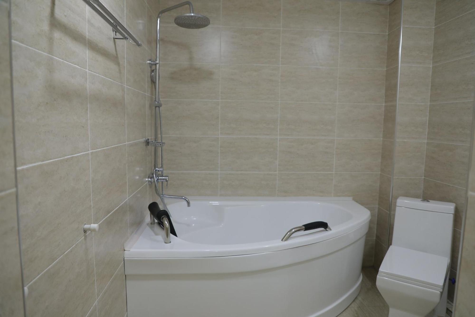 Status Hotel Qarshi Ngoại thất bức ảnh