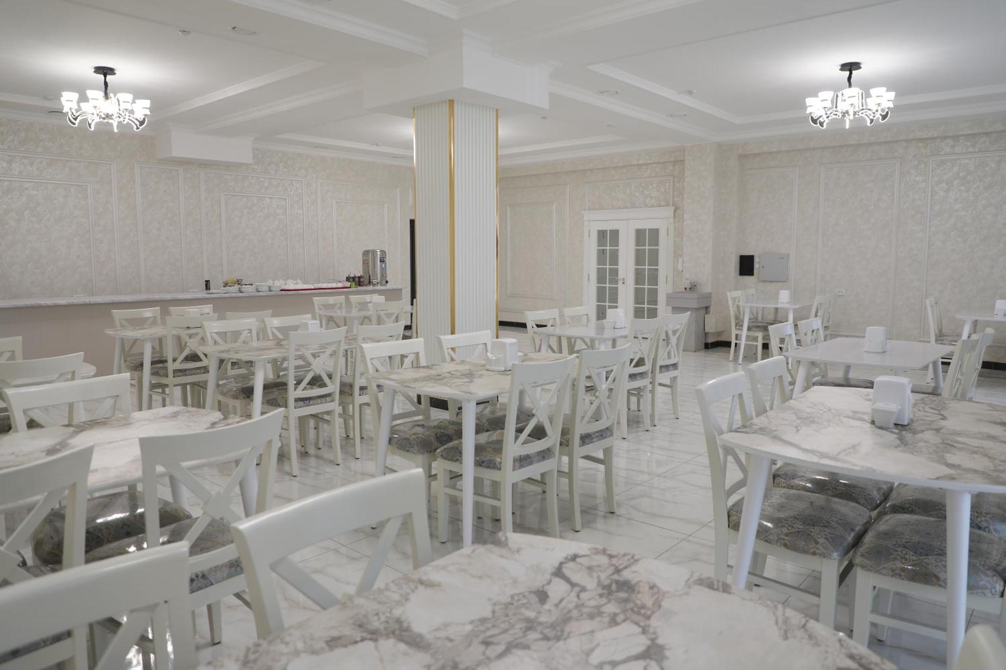 Status Hotel Qarshi Ngoại thất bức ảnh