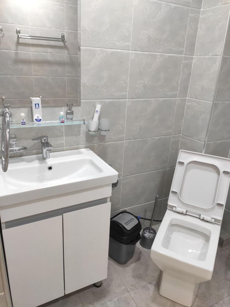 Status Hotel Qarshi Ngoại thất bức ảnh